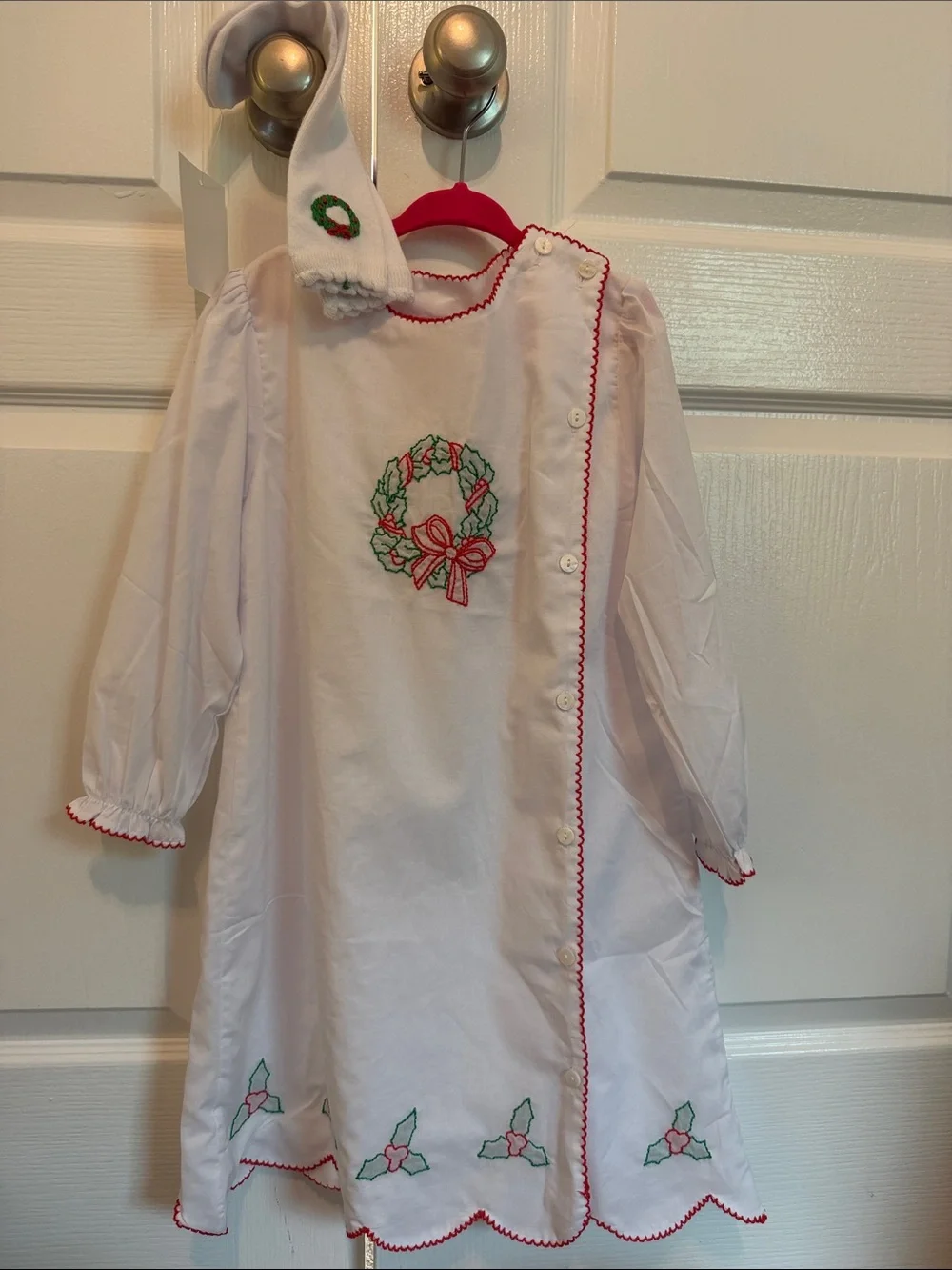 Little Bear Smocks Holiday Wreath Embroidered Dress and Socks Size 6 NEW
